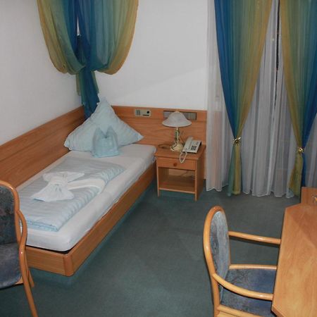 Landgasthaus & Hotel Kurfer Hof Bad Endorf Ruang foto